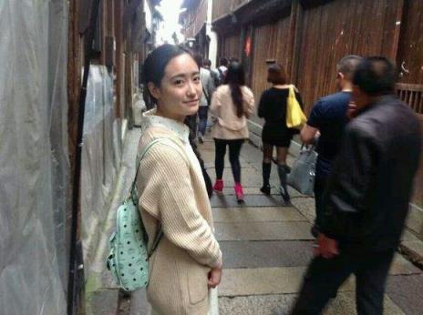 我一个人吃饭旅行到处走走停停,心飘到了哪里?