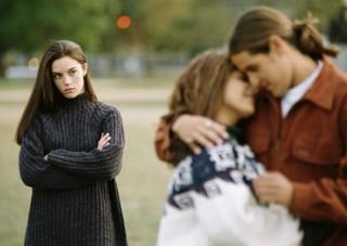 抓住那个家伙，不要穷追猛打哦！