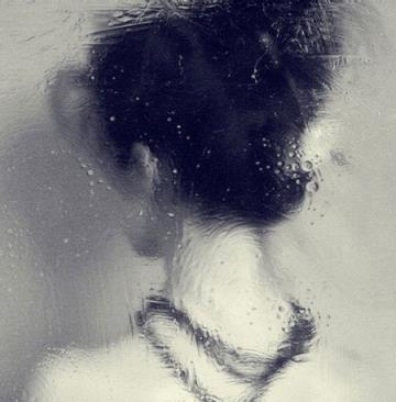 雾里看花，亲爱的别再欺骗你自己。