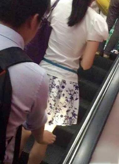 地铁偷拍男被解聘，该男子竟是一名领导干部