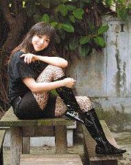 母爱的裤袜，我忍不住撕掉妈妈的丝袜来一场爱的表演秀！