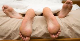 两个奶头被吸得受不了，都是小叔的功劳！