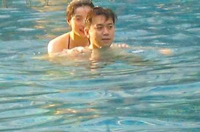 办公室被领导吸奶揉胸，我们长期保持这样的关系！