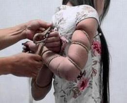 和妻子换爱之夜3p,同事老婆喜欢上我!