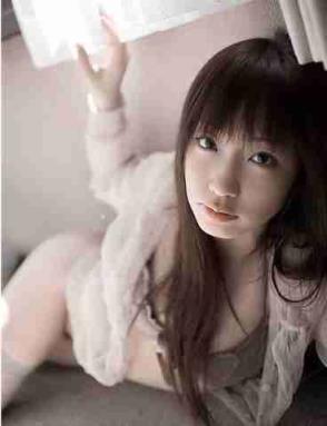 男生摸着女生屁股亲吻,屁股挺翘有弹性!