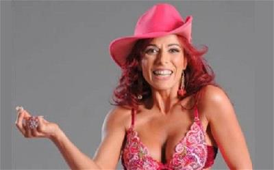 性奴逃跑惩罚调教，淫荡的摇动臀部取悦别人！