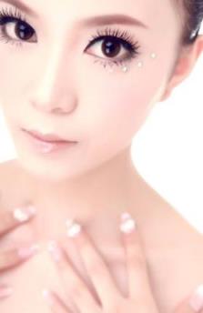 阿姨摸住了我的大j，我们就如同吸上了毒品一样!