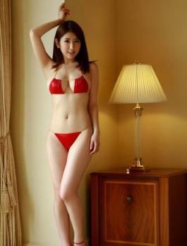 妈妈说下面痒了想玩,我忍不住和她做了!