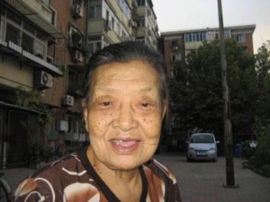 干得老太太直哼哼,这是不是恋老癖?