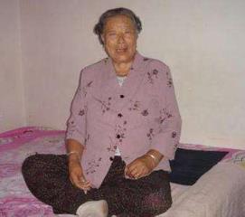 干得老太太直哼哼,这是不是恋老癖?