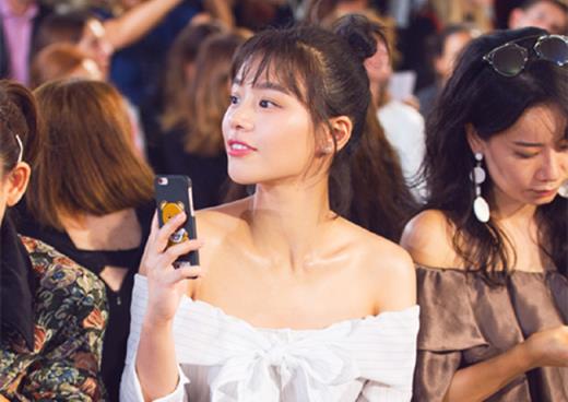 嗯啊宝贝真骚办公室，的确实让他不受控制！