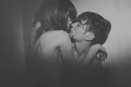 嗯啊杨幂你好紧好滑啊，拔不出来了！