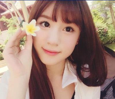 嗯太紧了太深了啊,女友发出了一声销魂的声音来!