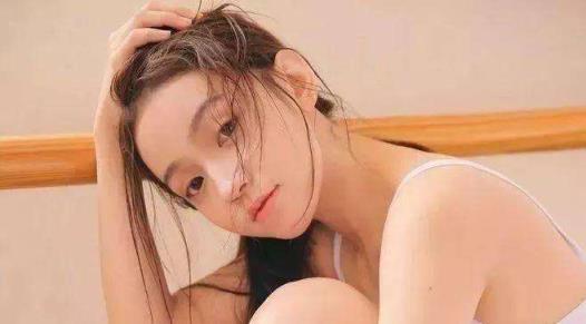 嗯太紧了太深了啊,女友发出了一声销魂的声音来!