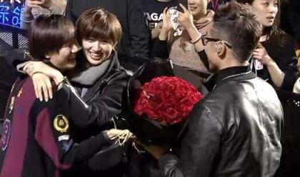 性插插搞真人动态图，让她泪流满面的性虐待！