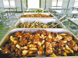 抗洪官兵伙食曝光，同时提供200人热食