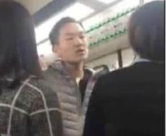 男子地铁辱骂两女，视频还原丑态