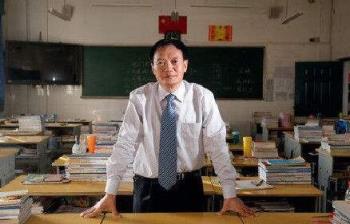 老师纠错教材十年,网友为这位老师的执着点赞