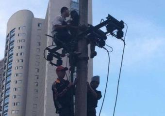 工人修电缆遭电击，安全作业再次警示