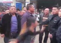 帮丈夫出头打警察，护夫袭警罪难逃