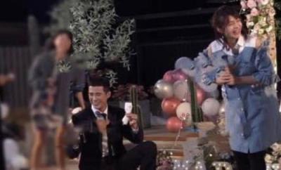 姜潮求婚麦迪娜,准新娘被感动得眼含热泪