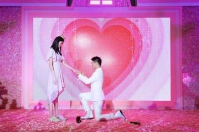 奚梦瑶首谈求婚，中只是想和何猷君低调的领证