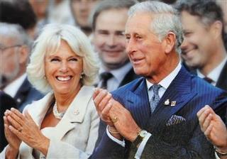 查尔斯为什么那么爱卡米拉？离不弃50年