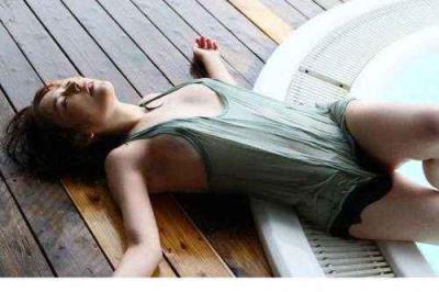 嗯啊小骚贷真紧，女朋友在床上像个荡妇一般！