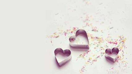 答应不爱你，我却答应不了自己！