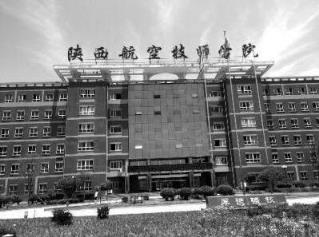 宿舍产子闺蜜接生,稚嫩的双肩如何撑起未来