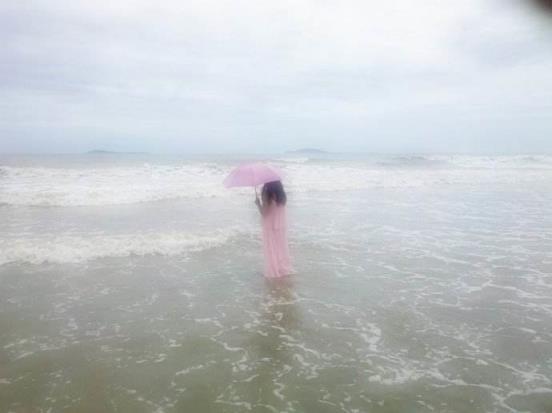 你怎么舍得让我的爱流向海?