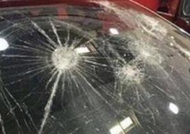 母亲怒砸玛莎拉蒂，又是一个原配与小三的故事