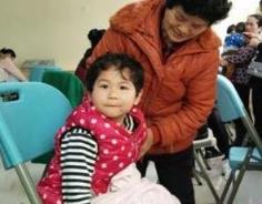 女子给女注射鼠药，夫妻矛盾让女儿受害