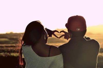 我在回忆里等你，等着你的归来！