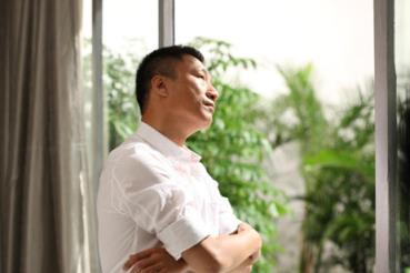 三分钟看清一个人，亲爱的坚强吧！