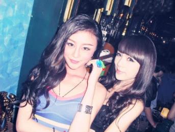 美女在酒吧，名牌大学生在酒吧里受骗受辱！