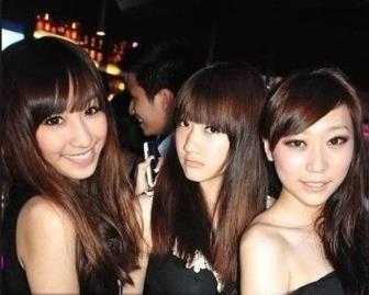 美女在酒吧，名牌大学生在酒吧里受骗受辱！