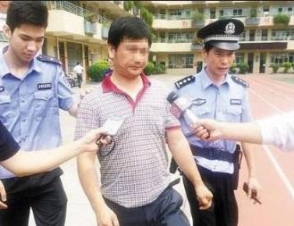 我的老师是禽兽，他们总是不停地骚扰着我！