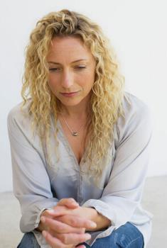 不惑女人的扭曲生活，女儿因此患上精神病！