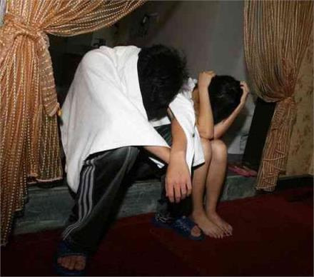 最强小叔，他居然在我面前迅速扒光自己衣物！