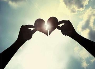 全世界都在等我们分手，分不分手全看自己的处理方式！