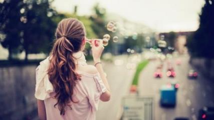 初恋了那么多年，那是一场风花雪月的浪漫！