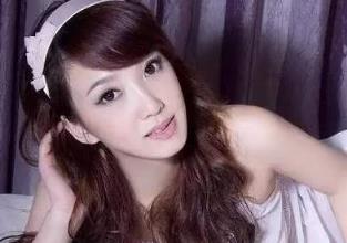 女生默认你可以睡她的行为,对你说家里没人!