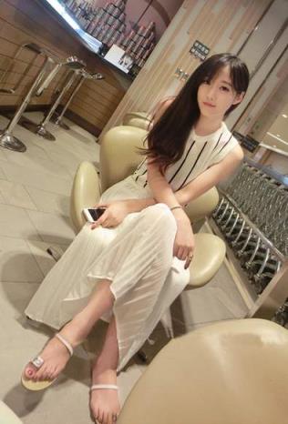 怎么和女孩子聊天,要学会没话找话!