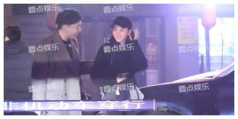 宋祖儿恋情疑曝光,同一名陌生的男子举止非常亲密的在北京逛街