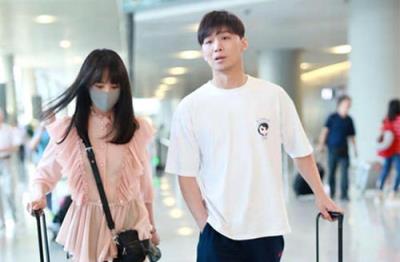 郑爽疑与张恒分手，哪些迹象让网友猜疑