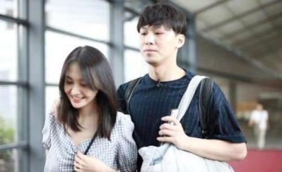 郑爽男友回应软饭男争议,帮着郑爽去做她想做的事情
