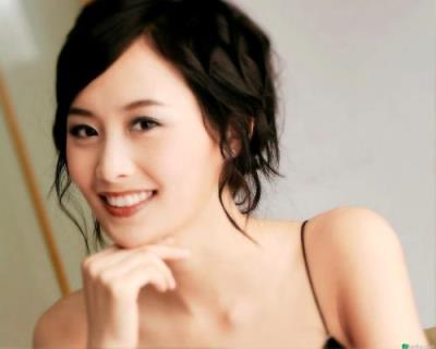 陈法拉否认结婚,与男友一见衷情