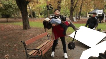 小伙公主抱女友手骨折，女友体重比自己重