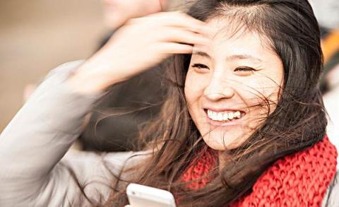 泡女人技巧，要让女人对你感兴趣！